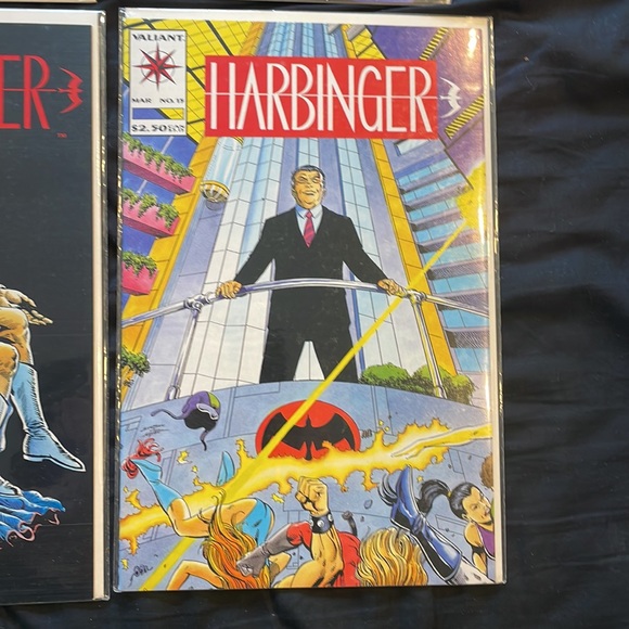 Huge Valiant Comic Lot 9 books - Picture 9 of 10